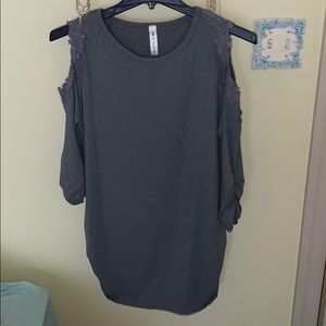 Boutique Gray shoulder cut out blouse
